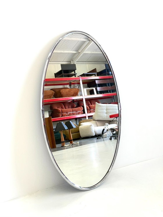Image 1 of Specchio ovale con cornice in tubo grande