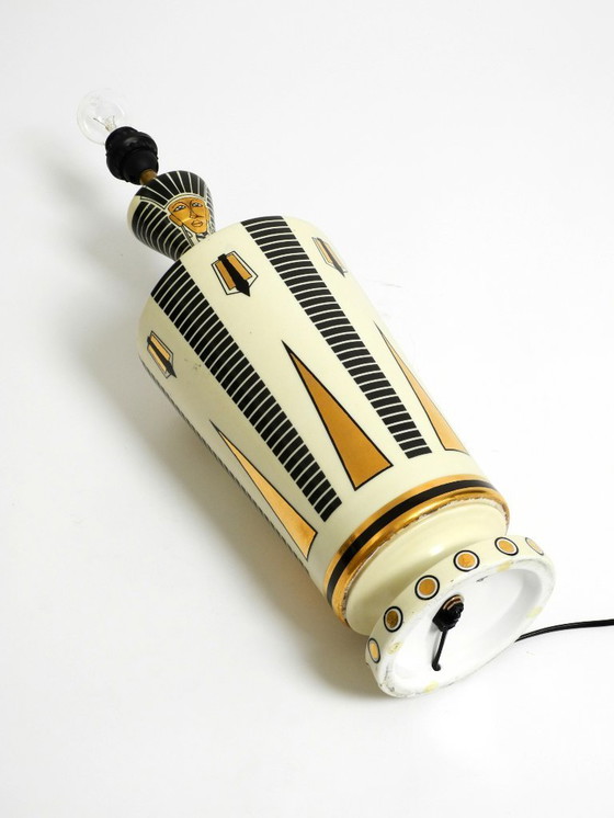 Image 1 of Prachtige zeer grote keramische tafellamp met Egyptische motieven door Nicolas Blandin, Parijs