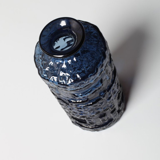 Image 1 of Vase en verre bleu cobalt : design suédois moderne du milieu du siècle Ruda Glasbruk