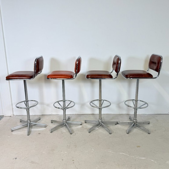 Chrome Bar Stools 1970s Cognac Faux Leather Upholstery – Barstools, Skai (photo 4 of 14)