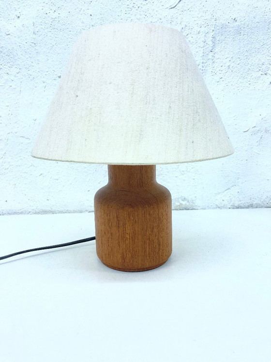 Image 1 of Piccola lampada da tavolo in legno di teak di Kirk Copenhagen, anni '60/'70