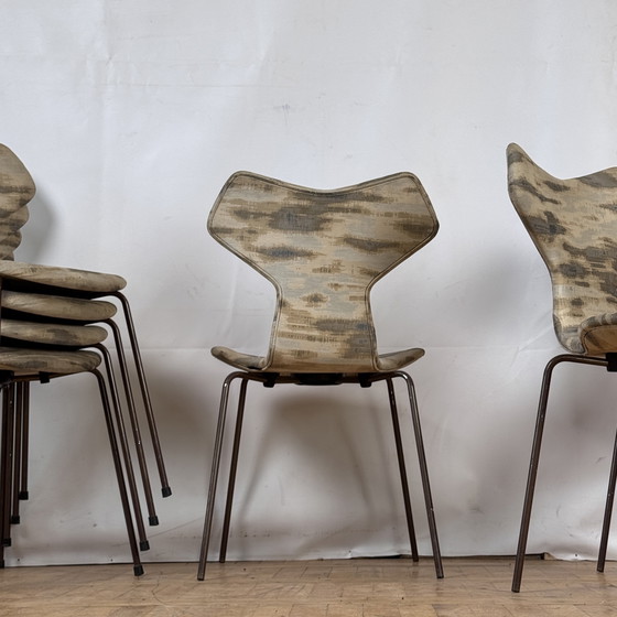 Image 1 of Chaises Grand Prix par Arne Jacobsen pour Republic of Fritz Hansen années 1950