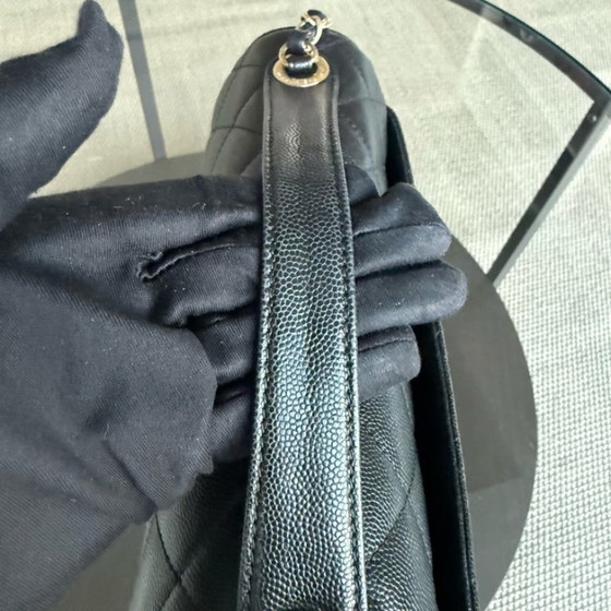 Image 1 of Sac Chanel Business Affinity Grand Modèle - 27 cm, cuir caviar matelassé noir, finitions dorées, Série 23