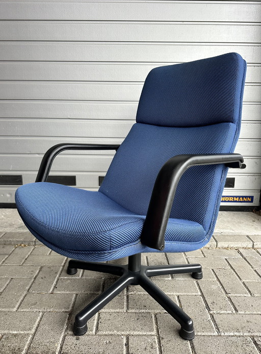 Sillón de diseño Artifort F156