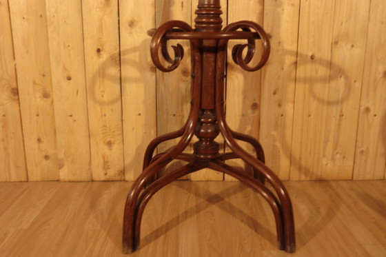 Image 1 of Perchero Parrot n.º 2 de Fischel no Thonet