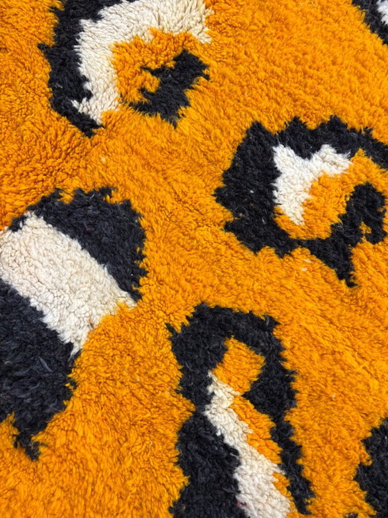 Tappeto in Lana M’rirt Stampa Leopardo Giallo Senape, 200 × 300 cm, leslosanges, Tappeti, Arancione, Modern (foto 4 di 10)