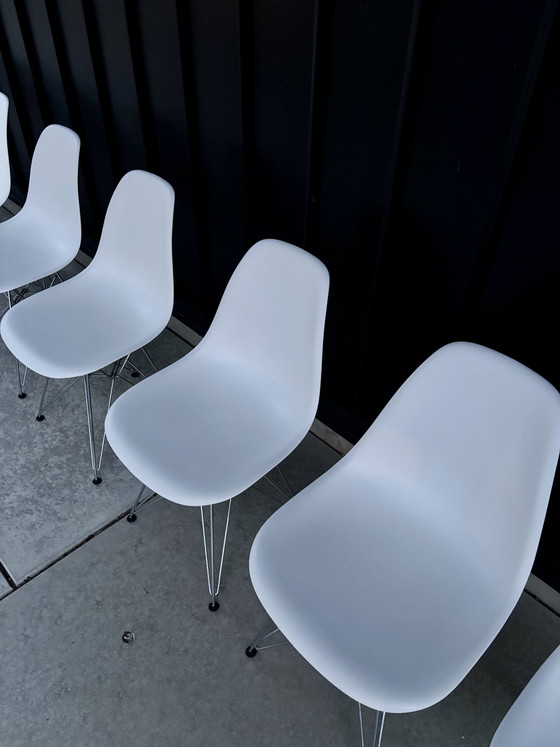 Image 1 of 8 chaises Vitra Eames DSR