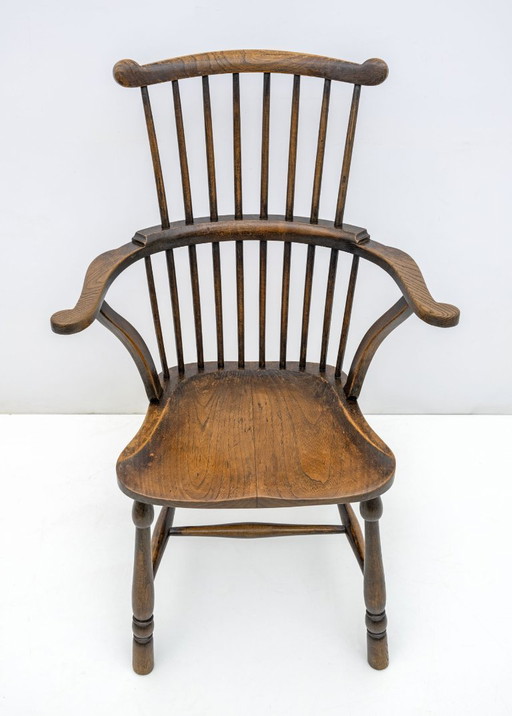 Chaise Windsor à dossier peigne de style West Country anglais du XIXe siècle