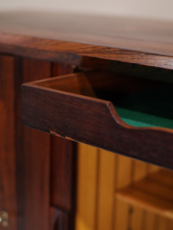 Image 1 of Buffet haut avec bar en bois de rose Buffet danois