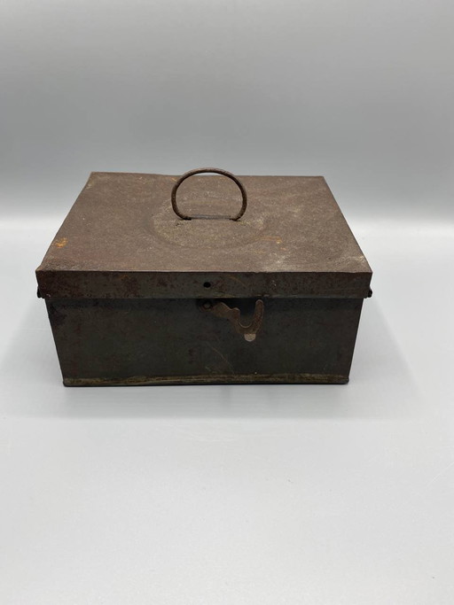 Antike Blechdose mit Deckel – Hebering – decoratieve objecten
