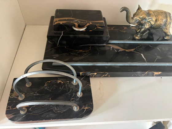 Set da scrivania Art Déco Portoro in marmo e bronzo con elefante (anni '20) – Oggetti decorativi, Bronze (photo 8 of 14)