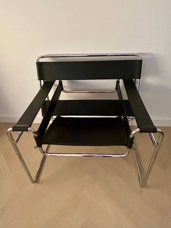 Image 1 of 2x Knoll Wassily sillones de cuero negro de Marcel Breuer