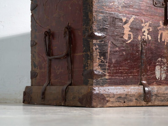 Baule antico rinforzato in ferro in legno di pino – Cina, circa 1900 – Armadi contenitori, Iron, Rustic (photo 28 of 40)