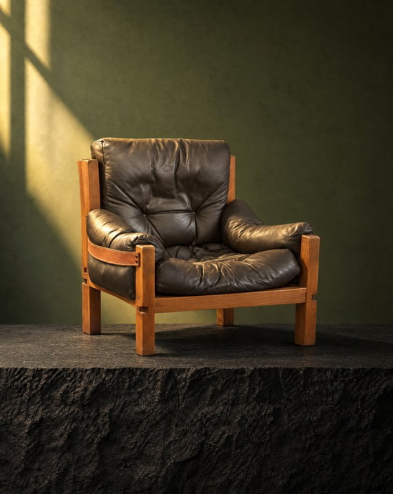 Armchairs S15 by Pierre Chapo, elm and brown leather, 1966 – Wood (photo 10 of 10)