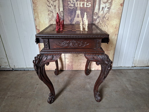 Antiek oosters schaakspel inclusief schaakstukken  afm. 67x67cm en 76 cm hoog. – tafels, Wood (photo 2 of 8)