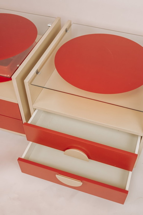 Image 1 of Set rood/witte Space Age nachtkastjes uit Italië, jaren 60