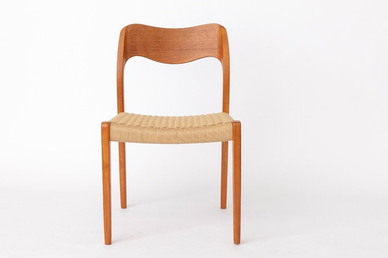 Image 1 of Set van 8 Niels Otto Møller Model 71 stoelen, Deense mid-century modern eetkamerstoelen uit de jaren 60, gemaakt van teakhout.