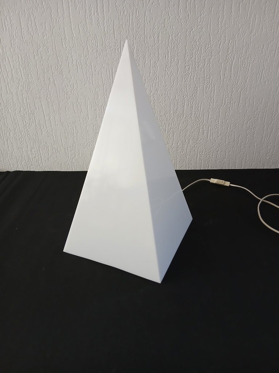 Harco Loor Design – Pyramid lamp – Vintage – Table lamps, Plexiglass (photo 4 of 9)