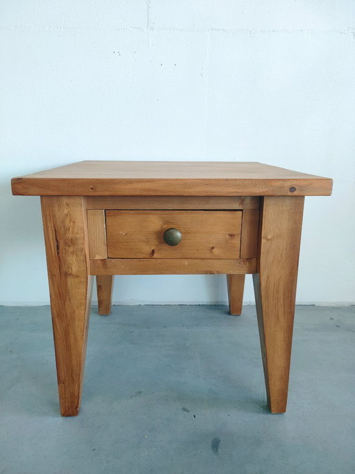 Vintage set robuust grenen houten lampentafels bijzettafels koffietafels (evt Nachtkastjes) – Wood (photo 2 of 15)