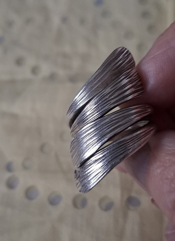 Image 1 of Grote, massief zilveren ring met dubbele band en vier secties, maat 62/64 (verstelbaar).