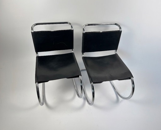 Een paar MR10 loungestoelen — Ludwig Mies van der Rohe, toegeschreven aan Knoll, ca. jaren 70