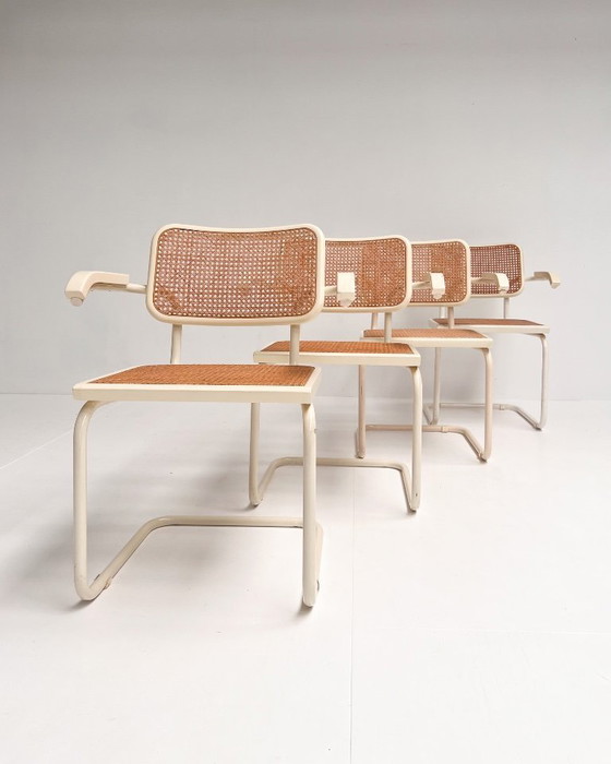 Image 1 of Ensemble de 4 chaises en sangle dans le style de Marcel Breuer, années 1980