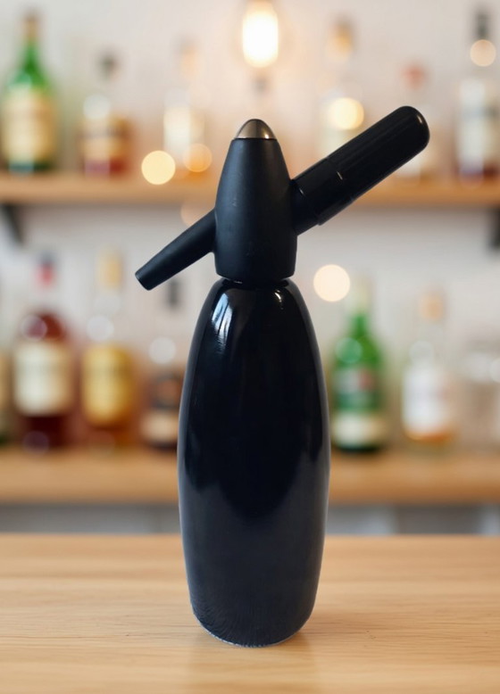 Image 1 of Mooie Zwarte ISI Soda Syphon voor de vintage bar 