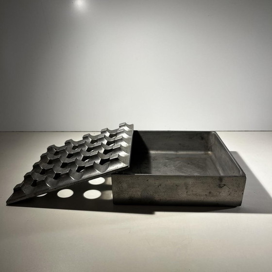 Brutalist Ashtrays in Cast Aluminum by Ljungberg & Backstrum, 1970, Set of 2 – Decorative Objects (photo 6 of 16)