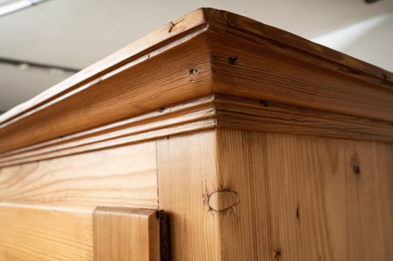 Armadio antico tedesco in pino con appendiabiti e ripiano, fine XIX secolo, Legno, Beige (foto 10 di 16)