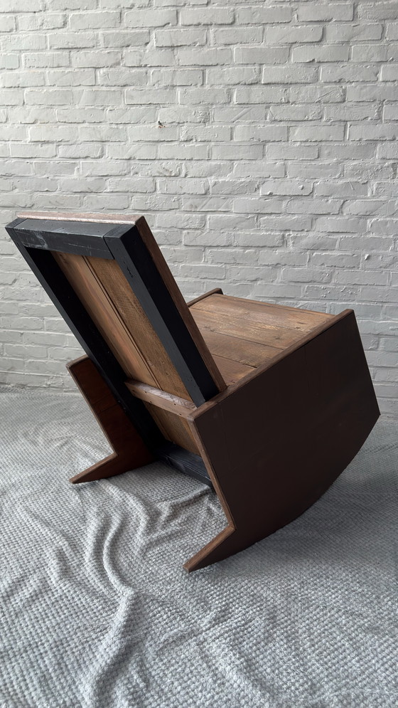 Image 1 of Réplique d'un fauteuil à bascule Carlos Motta Asturias, un modèle unique réalisé avec un savoir-faire exceptionnel