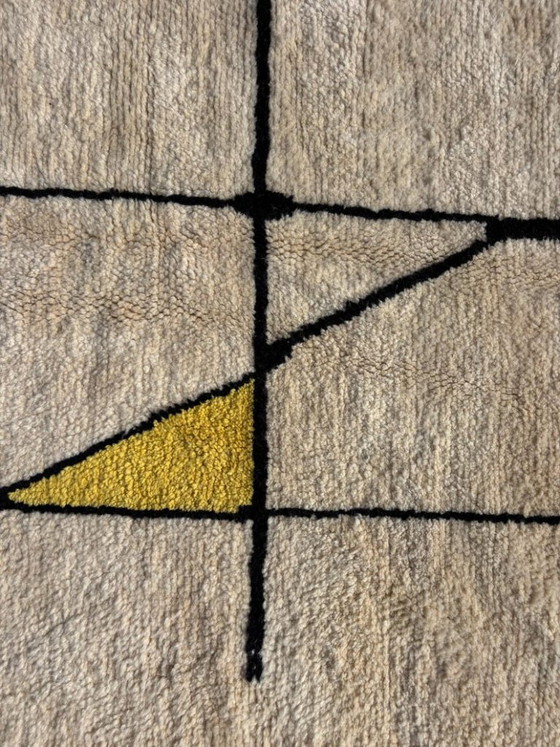 Image 1 of Geef uw ruimte een upgrade met een authentiek Marokkaans Beni Ourain handgeweven wollen vloerkleed van 3x2 meter.