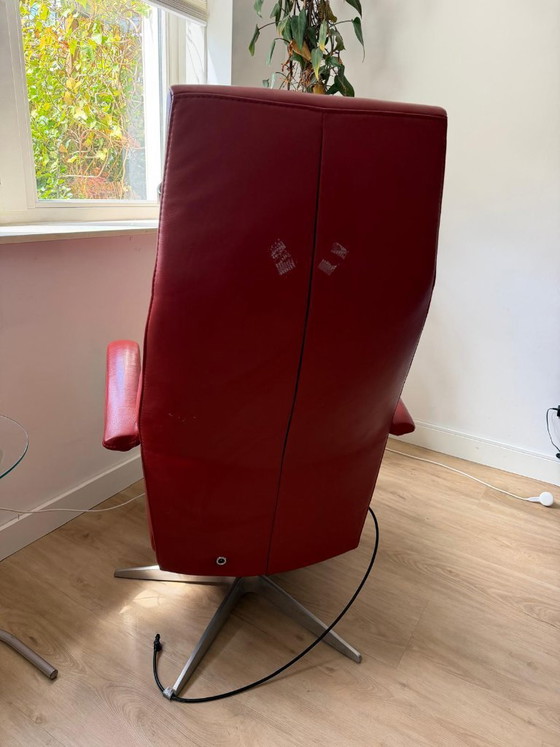 Image 1 of Arc 1007 electric recliner leather with battery with signs of use