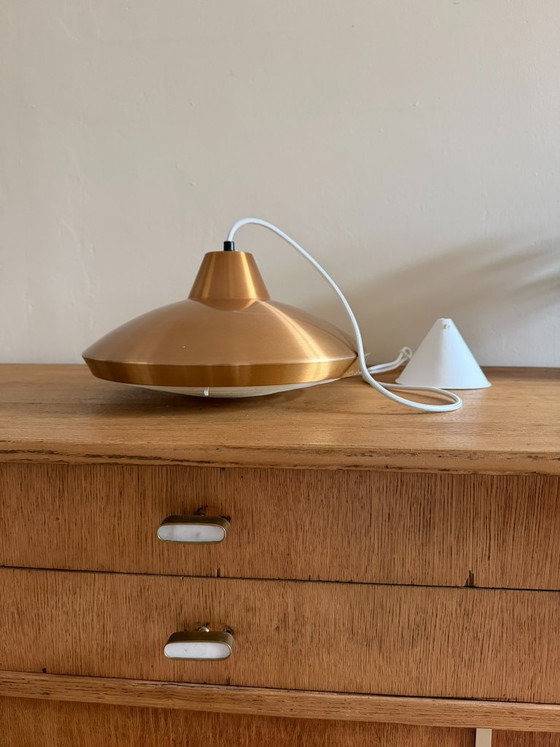 Lampada di design danese vintage - Lampada in bronzo con diffusore – Danish design, Lampade a sospensione (photo 2 of 7)