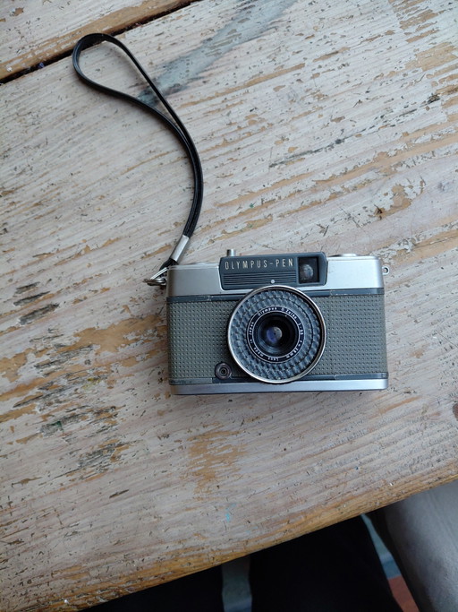 Fotocamera compatta vintage Olympus Pen EE-2 Half-Frame