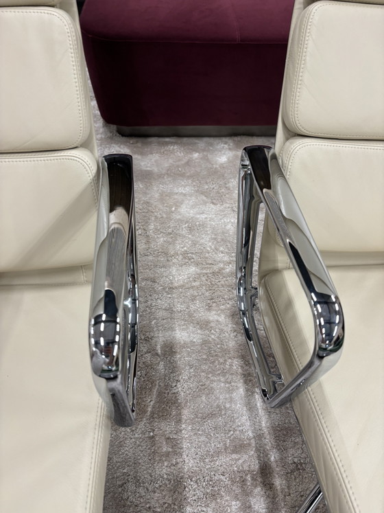 Fauteuil lounge Vitra Eames EA 222 chromé, entièrement recouvert de cuir à l'avant et à l'arrière – Aluminium (photo 5 of 12)