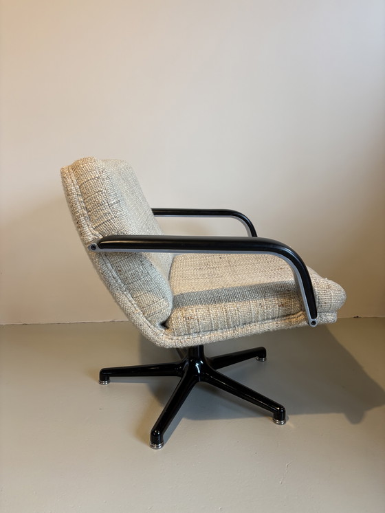 Image 1 of Artifort F154 swivel armchair