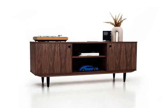 Image 1 of Sideboard aus Walnussholz für TV O-S15
