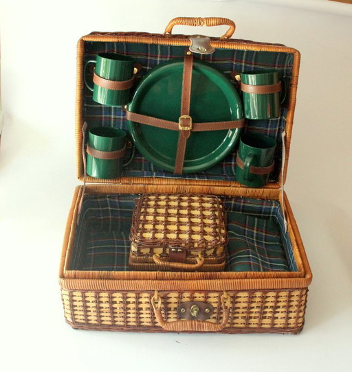 Picnic basket for 4 people with children's picnic basket with accessories as a set - Vintage
