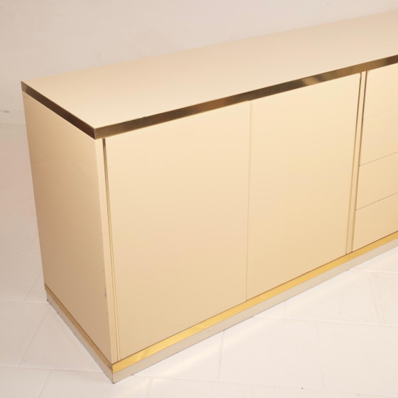 Willy Rizzo Hollywood Regency Sideboard aus Creme und Messing für Mario Sabot 1970 – Schränke (photo 10 of 19)