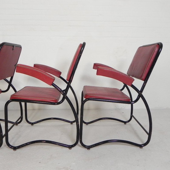Image 1 of Conjunto de 4 sillones y mesa de centro con estructura tubular de estilo Bauhaus, década de 1950.