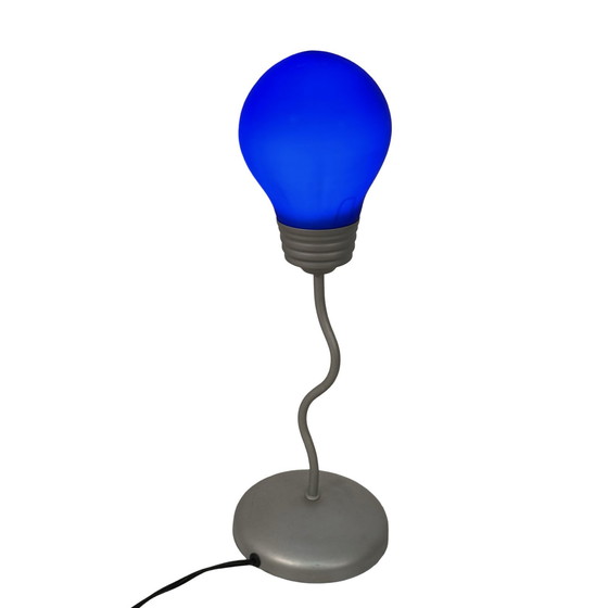 Image 1 of Stile postmoderno/Memphis o pop art - Lampada da tavolo ondulata con lampadina blu - anni '90