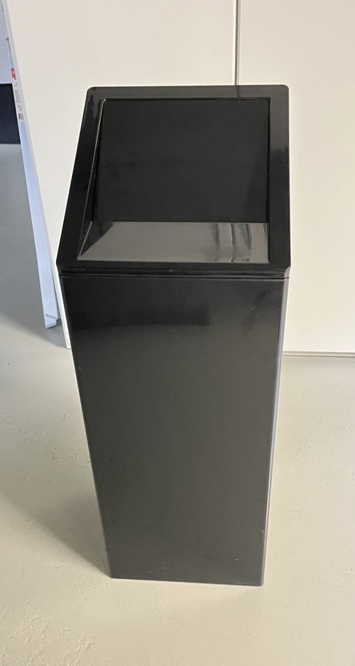 Vintage Kartell Waste Bin 70-Er Jaren – decoratieve objecten, Plastic (photo 2 of 6)