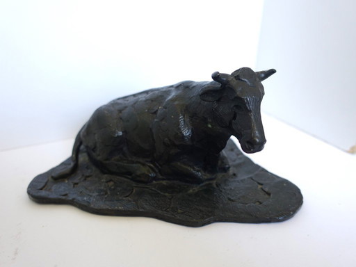 Vache en bronze.