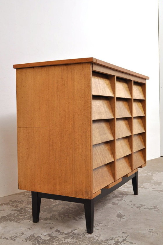 Cassettiera vintage degli anni '40 – Cassettiere, Wood (photo 7 of 12)