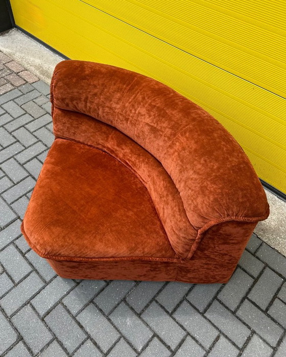 Fauteuil d'angle vintage en velours rouge-brun, Années 70 (photo 6 sur 20)