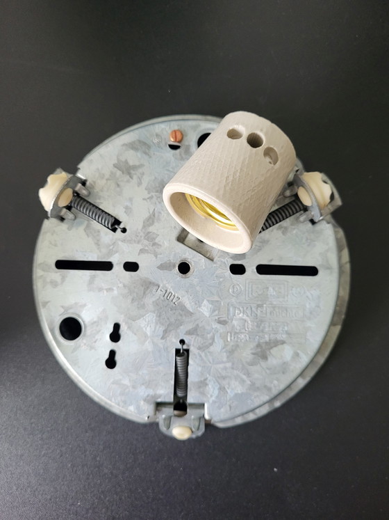 Image 1 of Plafoniera vintage DKN Leuchte con grande paralume in vetro opalino bianco, risalente agli anni '60.