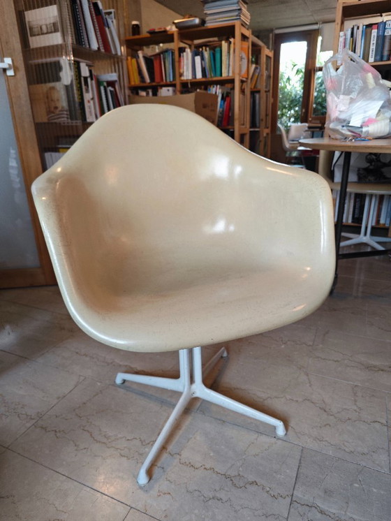 Image 1 of Fauteuils Eames « La Fonda » en fibre de verre – Charles & Ray Eames, années 1960 – Pièces vintage originales