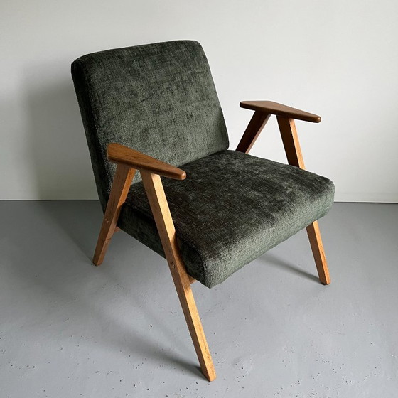Restored Vintage Mid Century Modern Armchair in Forest Green – BuashkoGarage, Wood (photo 4 of 13)