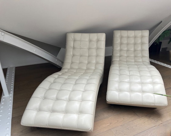 Image 1 of 2 chaise longue in pelle bianca
