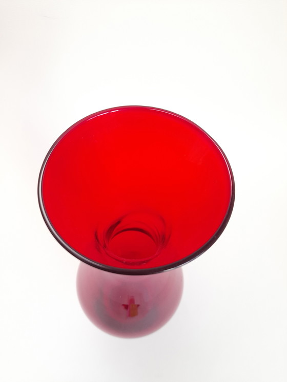 Image 1 of Vaso rosso Monica Bratt per Reijmyre Glasbruck